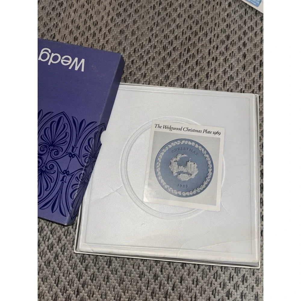 Set of 3 Wedgwood 1969-1971 White Jasper Christmas Plates Trafalgar Square NEW